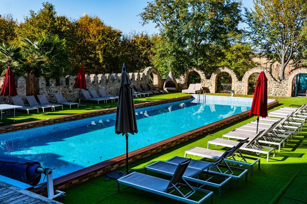 Découvrez comment les suspensions xxl en rotin transforment votre déco